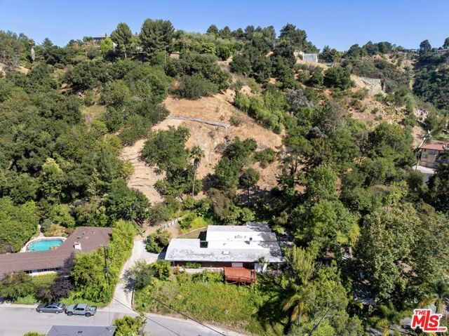 2734 Ellison Drive, Beverly Hills CA: https://media.crmls.org/mediaz/390a2a48-6511-47e2-b276-d9d1551c1ac2.jpg