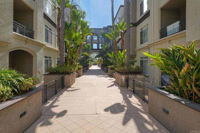 Detail Gallery Image 19 of 30 For 4175 Executive Dr #G407,  La Jolla,  CA 92037 - 2 Beds | 2 Baths