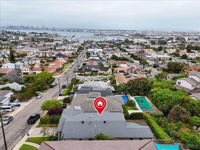 3335 Fenelon St, San Diego CA: https://media.crmls.org/mediaz/390a6a31-0152-48fb-8d4a-71185aadd15b.jpg