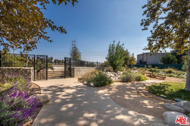 2660 Newell Street, Los Angeles, California 90039, ,Multi-Family,For Sale,Newell,25602195