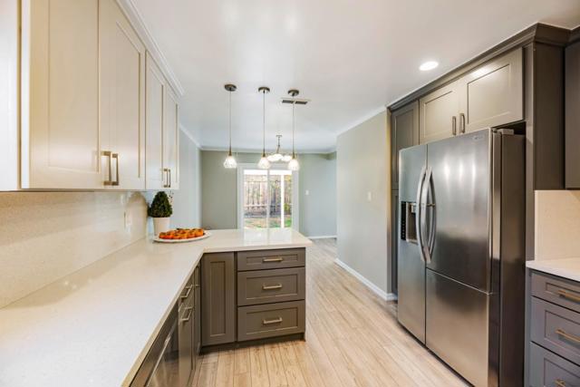20 Queen Anne Court, Millbrae CA: https://media.crmls.org/mediaz/390b4c5f-4424-44c5-b37e-41ded1302358.jpg
