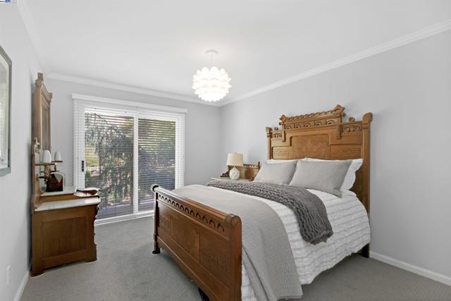 8700 Oak Tree Ln, Castro Valley CA: https://media.crmls.org/mediaz/390b4e47-a9a7-4fbf-be0c-184782b0d476.jpg