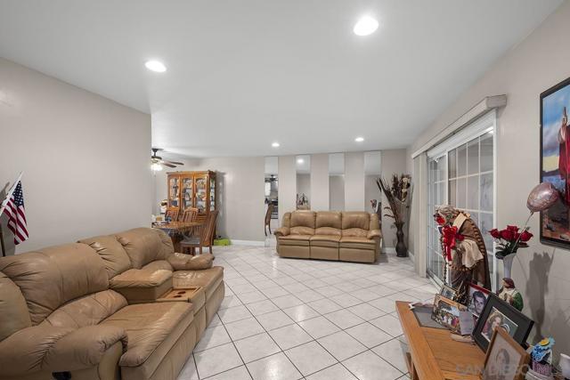 1492 Ilexey Avenue, San Diego CA: https://media.crmls.org/mediaz/390b5946-87ad-456b-9ee5-618ec626e25b.jpg