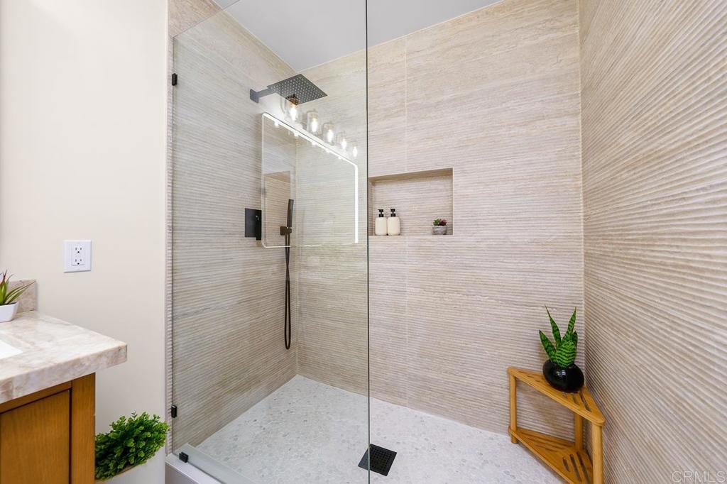 https://media.crmls.org/mediaz/390cadde-bd13-4f7a-ba54-98170b3d6c3a.jpg?preset=X-Large