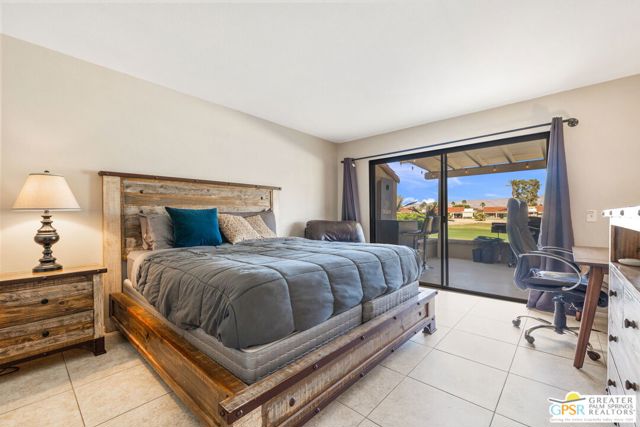 40165 Baltusrol Circle, Palm Desert CA: https://media.crmls.org/mediaz/390d8e84-ddc3-4619-b921-828c34e65ec5.jpg