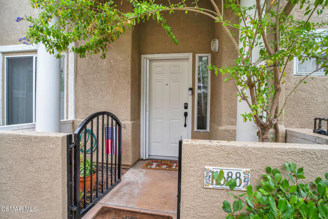 11688 Quailcreek Court, Moorpark CA: https://media.crmls.org/mediaz/390e1b48-bf2f-4f20-944f-b23d0e646539.jpg