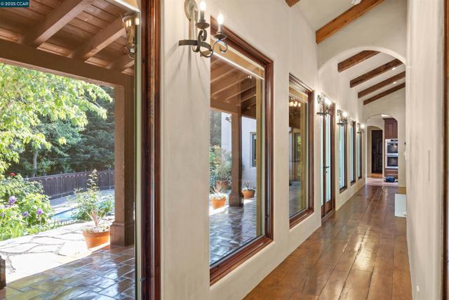 80 Rheem Blvd, Orinda CA: https://media.crmls.org/mediaz/390e646b-39f6-4f28-b9b0-f69474f2e624.jpg