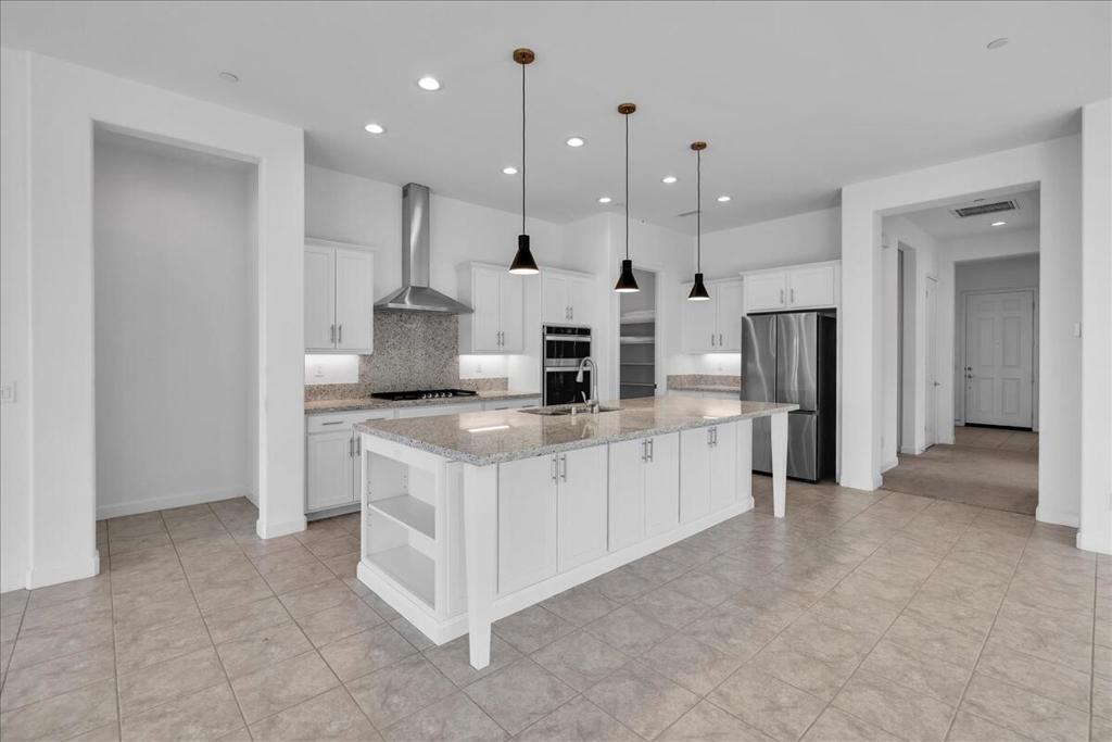 MLS #219135566DA image #2