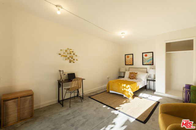3010 11th Avenue, Los Angeles CA: https://media.crmls.org/mediaz/390ea489-a51d-4817-bdc0-ffbdfce91754.jpg