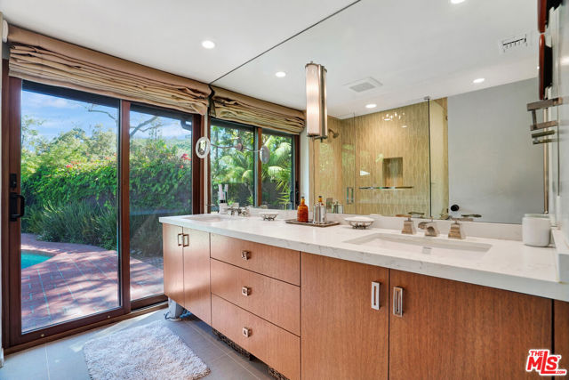 30612 Sicomoro Drive, Malibu CA: https://media.crmls.org/mediaz/390f82a8-bfae-484a-ab11-ce4e1ba833a3.jpg