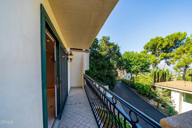 Detail Gallery Image 9 of 43 For 1118 Oberlin Dr, Glendale,  CA 91205 - 3 Beds | 2/1 Baths