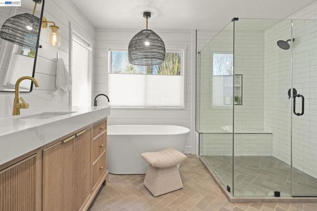 9 Cross Bridge Pl, Danville CA: https://media.crmls.org/mediaz/391085ca-4b8f-490c-b009-e40dbc62a779.jpg