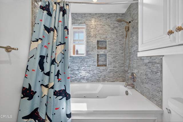 3746 Dunkirk Drive, Oxnard CA: https://media.crmls.org/mediaz/3910b583-2b6d-431b-952c-1daba46febe8.jpg