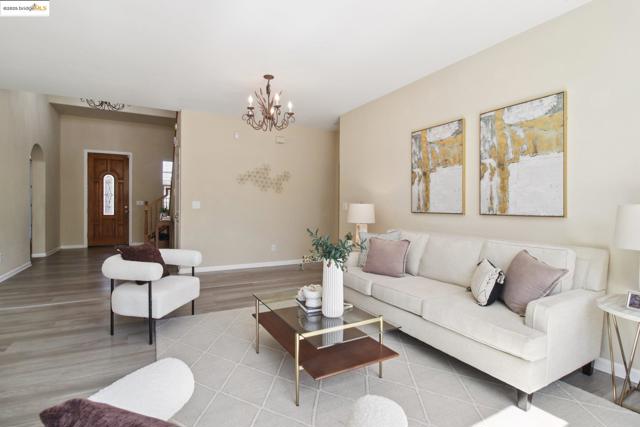 1838 Buck Mountain Ct, Antioch CA: https://media.crmls.org/mediaz/39122a7f-485a-4158-b4f4-fc45401e225d.jpg