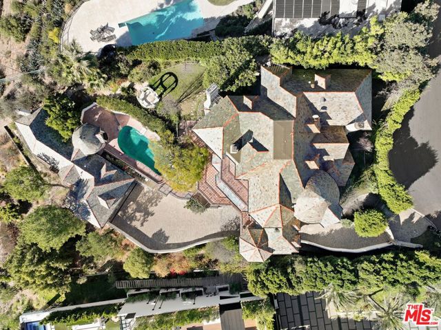 1041 Somera Road, Los Angeles CA: https://media.crmls.org/mediaz/391238f2-66b7-45f5-8a09-42d016a31fc9.jpg