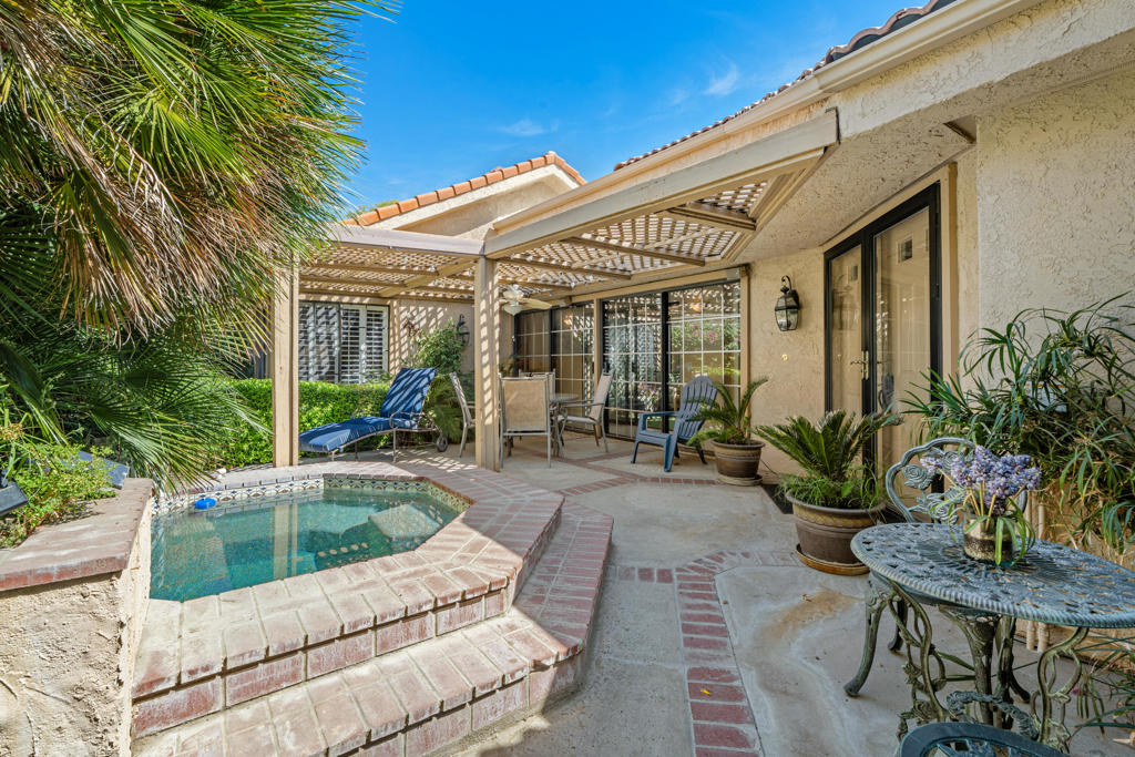 9 Acapulco Drive