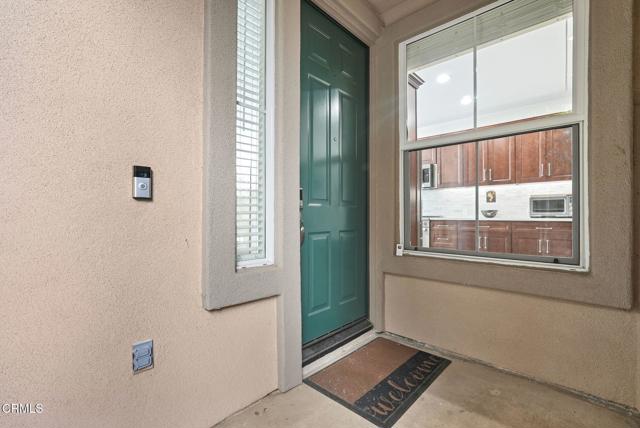 Detail Gallery Image 3 of 55 For 596 Fenwick Way #C,  Simi Valley,  CA 93065 - 3 Beds | 2/1 Baths