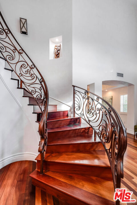 4520 TYRONE Avenue, Sherman Oaks CA: https://media.crmls.org/mediaz/3912acdc-382f-4d23-b9cc-fed79307074d.jpg
