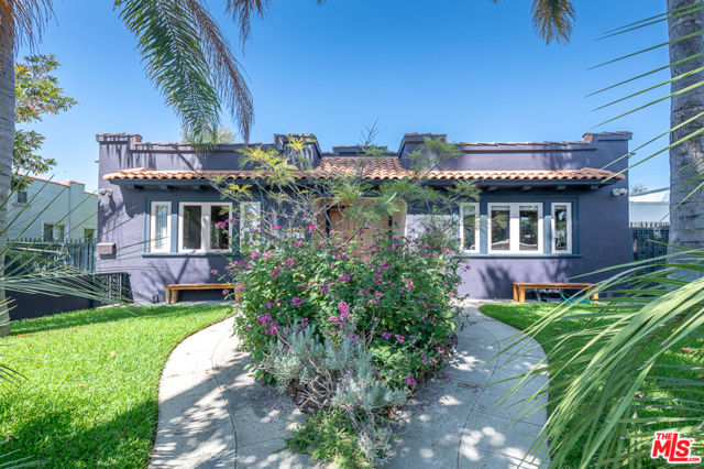 1207 Poinsettia Drive, West Hollywood CA: https://media.crmls.org/mediaz/3912c6d8-ac6c-40a9-9786-d332b7d8dca6.jpg
