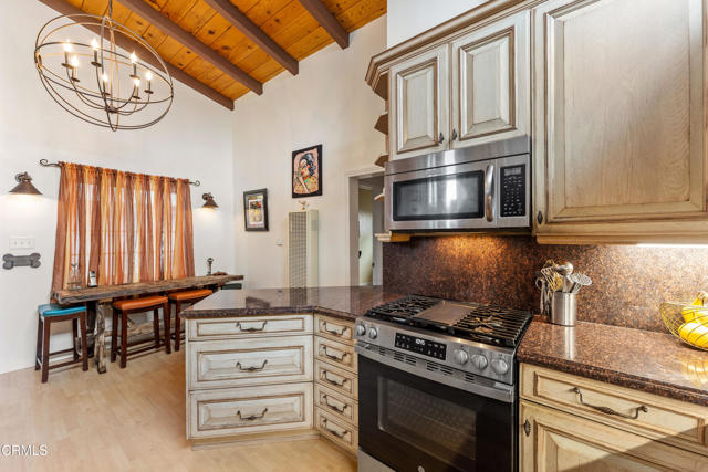 317 Cahuenga Drive, Oxnard CA: https://media.crmls.org/mediaz/3913e472-795e-4f22-8279-3779232edcfd.jpg
