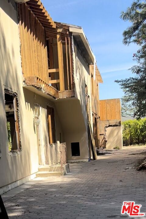 14242 VALLEY VISTA Boulevard photo 6