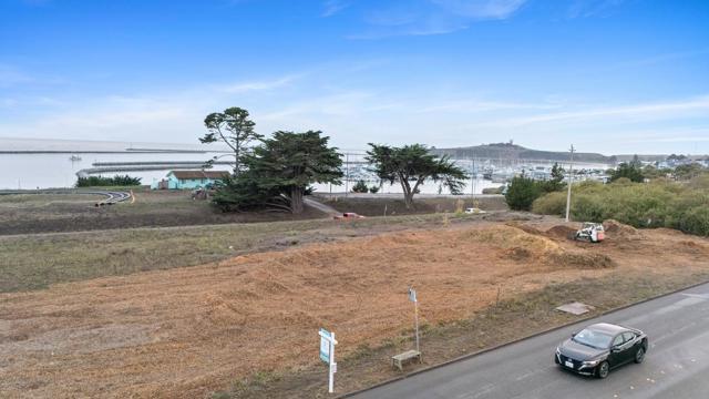 0 Avenue Alhambra, El Granada CA: https://media.crmls.org/mediaz/3914187f-17bb-4381-8f52-f2f9132bd3e6.jpg