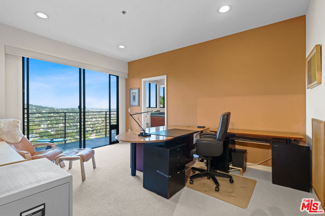 2204 Maravilla Drive, Los Angeles CA: https://media.crmls.org/mediaz/3914ac27-dc2a-472e-993f-9a8707260f35.jpg