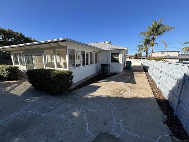 6369 Clara Lee Ave, San Diego CA: https://media.crmls.org/mediaz/3915443b-05f8-4de0-a6ee-d0eb13442202.jpg