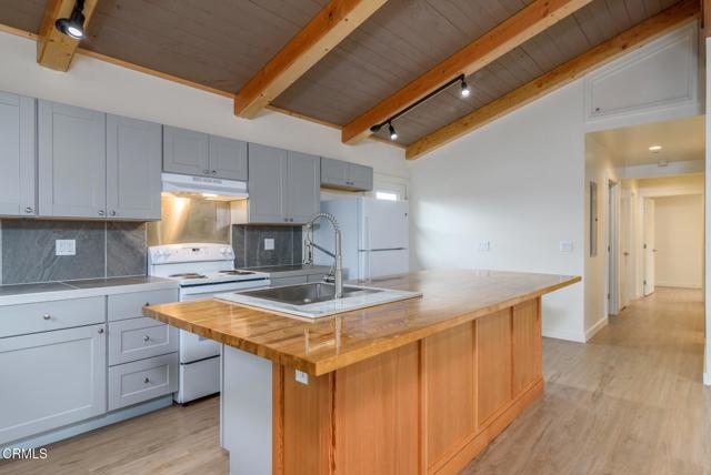 340 Main Street, Point Arena CA: https://media.crmls.org/mediaz/39157dca-292f-4641-ab64-57a0b54ad526.jpg
