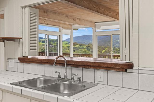 233 Vista Verde, Carmel Valley CA: https://media.crmls.org/mediaz/39159e22-3c85-4ff0-bab8-7b728713eae3.jpg