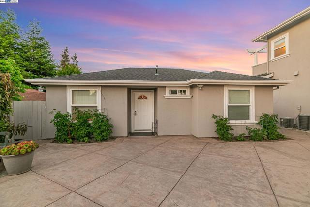 190 Pickering Ave, Fremont CA: https://media.crmls.org/mediaz/391696a4-b076-4b03-bf39-2cad527603a0.jpg