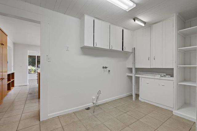 804 Comstock Road, Hollister CA: https://media.crmls.org/mediaz/3916a904-203c-4571-8820-8582c9d996c8.jpg