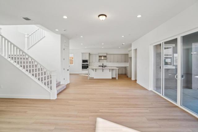 607 Santa Ynez Way, Marina CA: https://media.crmls.org/mediaz/39170a78-f8fd-4979-aee4-16d369a63930.jpg