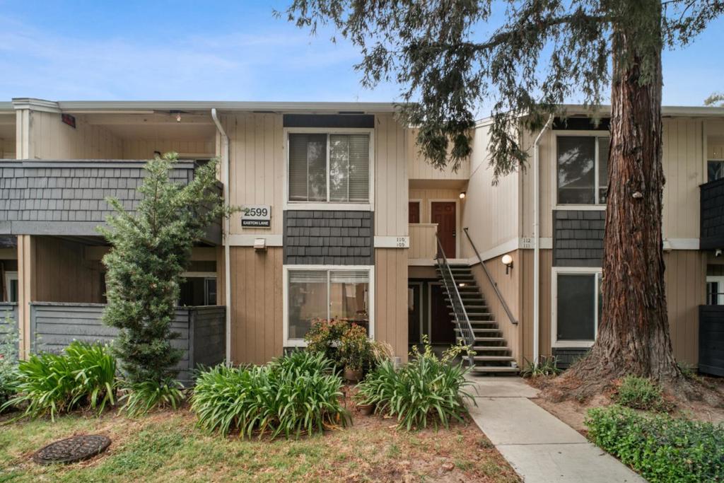 2599 Easton Lane #109