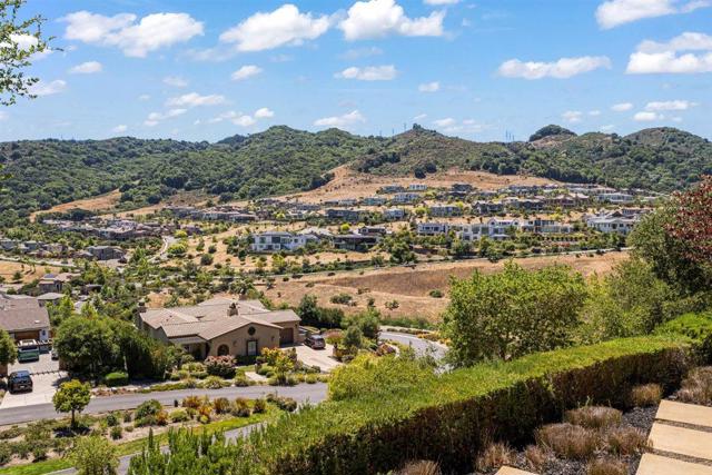 21 Bigleaf Road, Orinda CA: https://media.crmls.org/mediaz/39186e41-54b9-4090-9cea-3db7b758712e.jpg