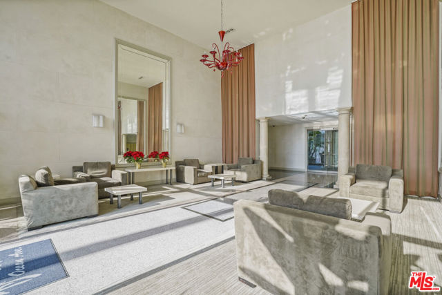 801 Ocean Avenue, Santa Monica CA: https://media.crmls.org/mediaz/39187914-962e-4cbc-9988-3202efe4bb43.jpg