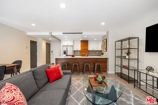 2170 Century Park East, Los Angeles CA: https://media.crmls.org/mediaz/39190f86-7f8e-4384-bd12-f255f6d9ba73.jpg