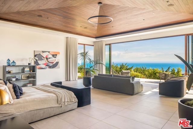 11809 Ellice Street, Malibu CA: https://media.crmls.org/mediaz/391a2f45-de90-4530-804b-ebb1a6e078d7.jpg