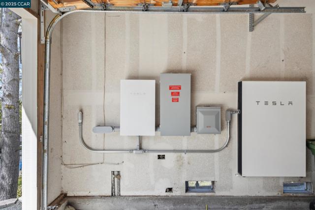19 Via Barcelona, Moraga CA: https://media.crmls.org/mediaz/391abcaf-68cc-49b9-9da0-fc2b01d04a55.jpg