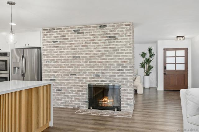 17268 Bernardo Oaks Dr, San Diego CA: https://media.crmls.org/mediaz/391bc681-acc1-4a2f-b82e-c6f685a847a1.jpg