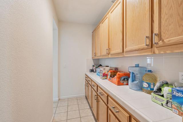 367 Sunburst Street, Los Banos CA: https://media.crmls.org/mediaz/391c3ae3-46ba-484f-ba0e-50d834c59a07.jpg