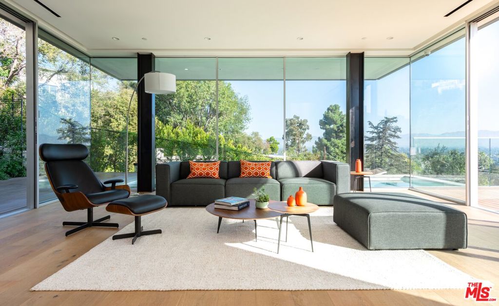 3925 Murietta AvenueSherman Oaks img 1
