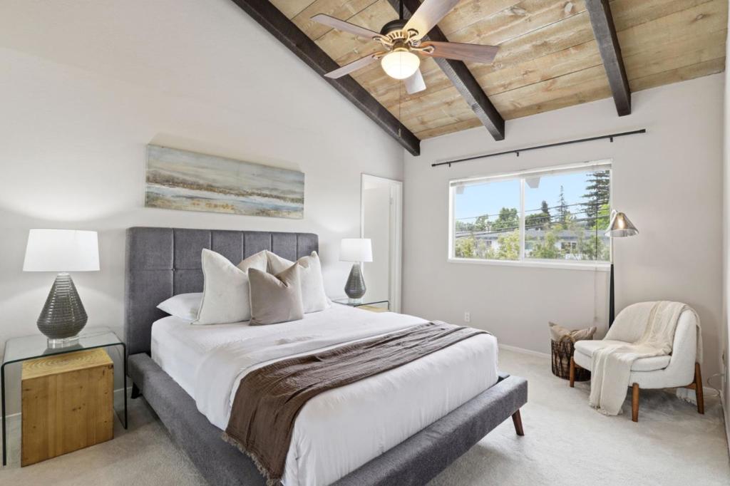 https://media.crmls.org/mediaz/391d2c79-55c6-4bd8-b995-61b0b4669ab3.jpg?preset=X-Large
