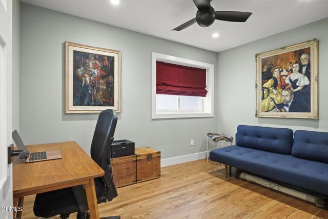 3541 Ocean Drive, Oxnard CA: https://media.crmls.org/mediaz/391e1883-755a-4355-b7cd-3a7668b39b7a.jpg