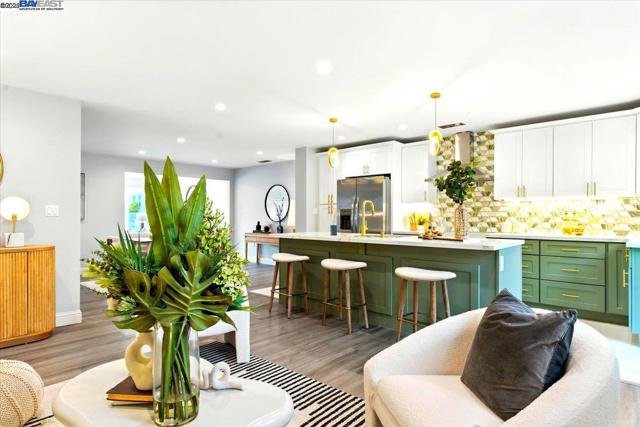 590 Cherry Ave, San Bruno CA: https://media.crmls.org/mediaz/391e70d7-fb8e-4384-b7b8-a7d4ab6c42b7.jpg