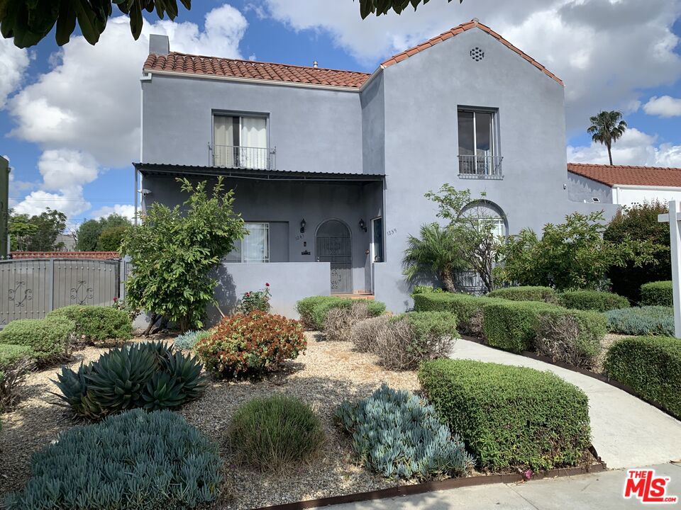 1239 S Hudson Avenue