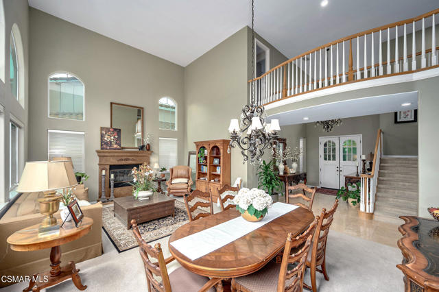 4566 Bluewood Court, Moorpark CA: https://media.crmls.org/mediaz/391e8eb0-3c4b-43f4-b17d-a57efa2b3cc7.jpg