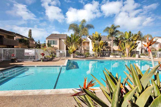 8644 Via Mallorca, La Jolla CA: https://media.crmls.org/mediaz/391eb40d-bcab-4a5e-aa19-fa140d30f226.jpg