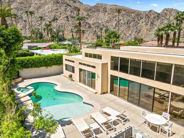46220 Manitou Drive, Indian Wells CA: https://media.crmls.org/mediaz/391ec1fc-7c39-442c-b286-e9f5d7b2f4a2.jpg