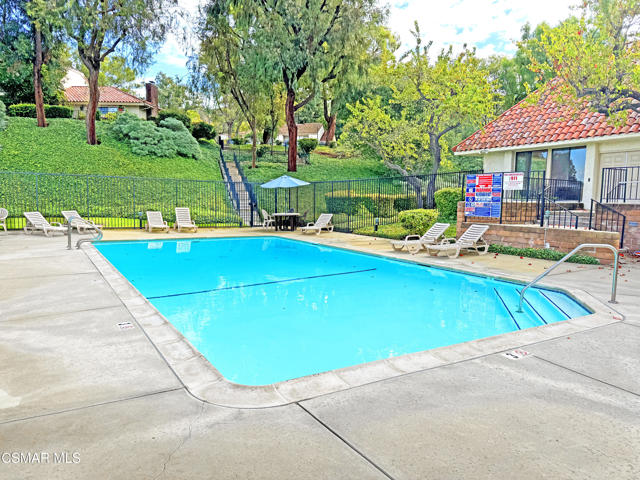 607 Valley Oak Lane, Newbury Park CA: https://media.crmls.org/mediaz/3920374e-351c-42f4-b28d-0c1b681a996d.jpg